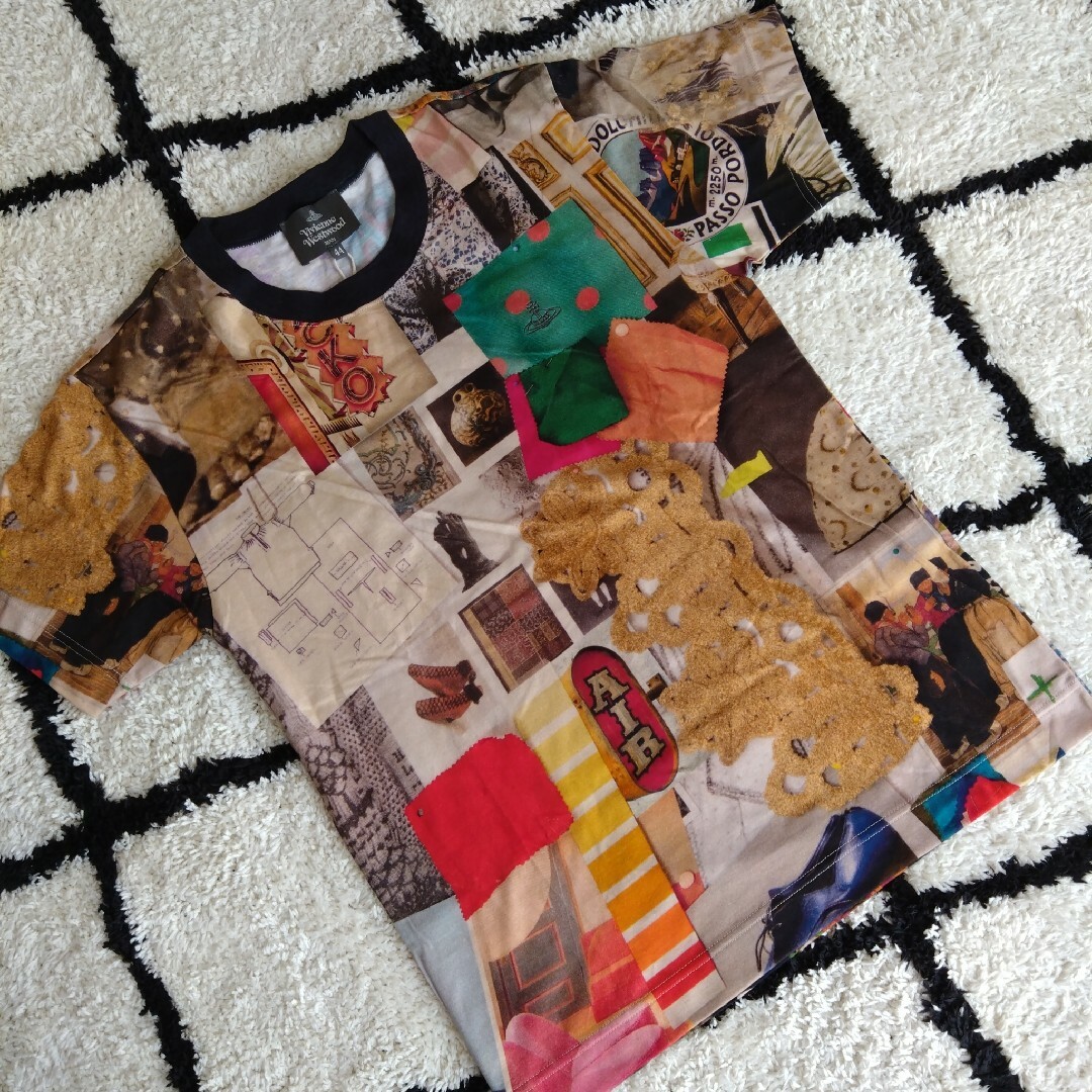 Vivienne Westwood(ヴィヴィアンウエストウッド)のMOODBOARD PRINT リラックスＴシャツ レディースのトップス(Tシャツ(半袖/袖なし))の商品写真