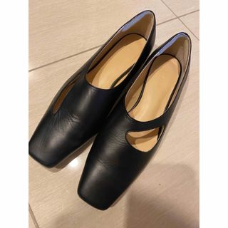 クラネ(CLANE)のえい様用 CLANE ASYMMETRY HOLE FLAT SHOESブラック(ハイヒール/パンプス)