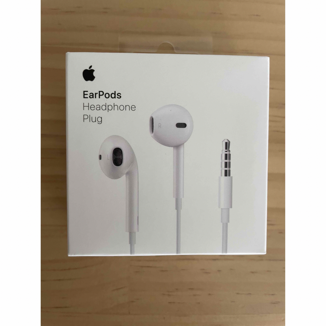 APPLE EarPods with 3.5 mm Headphone Plug スマホ/家電/カメラのオーディオ機器(ヘッドフォン/イヤフォン)の商品写真