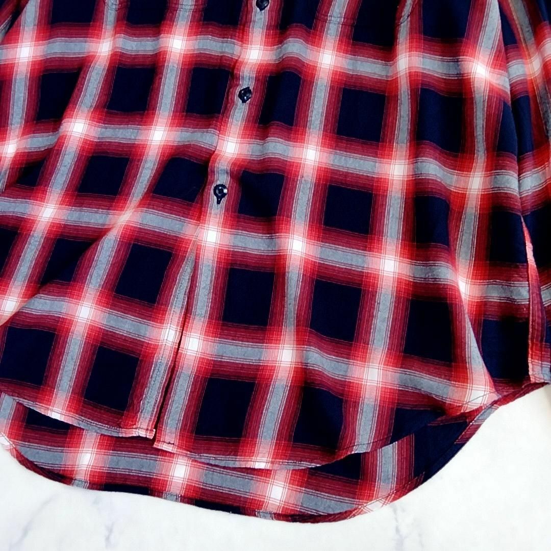 MADISONBLUE(マディソンブルー)の極美品♪マディソンブルーハンプトン チェック B刺繍 赤紺 01(S) bt8 レディースのトップス(シャツ/ブラウス(長袖/七分))の商品写真