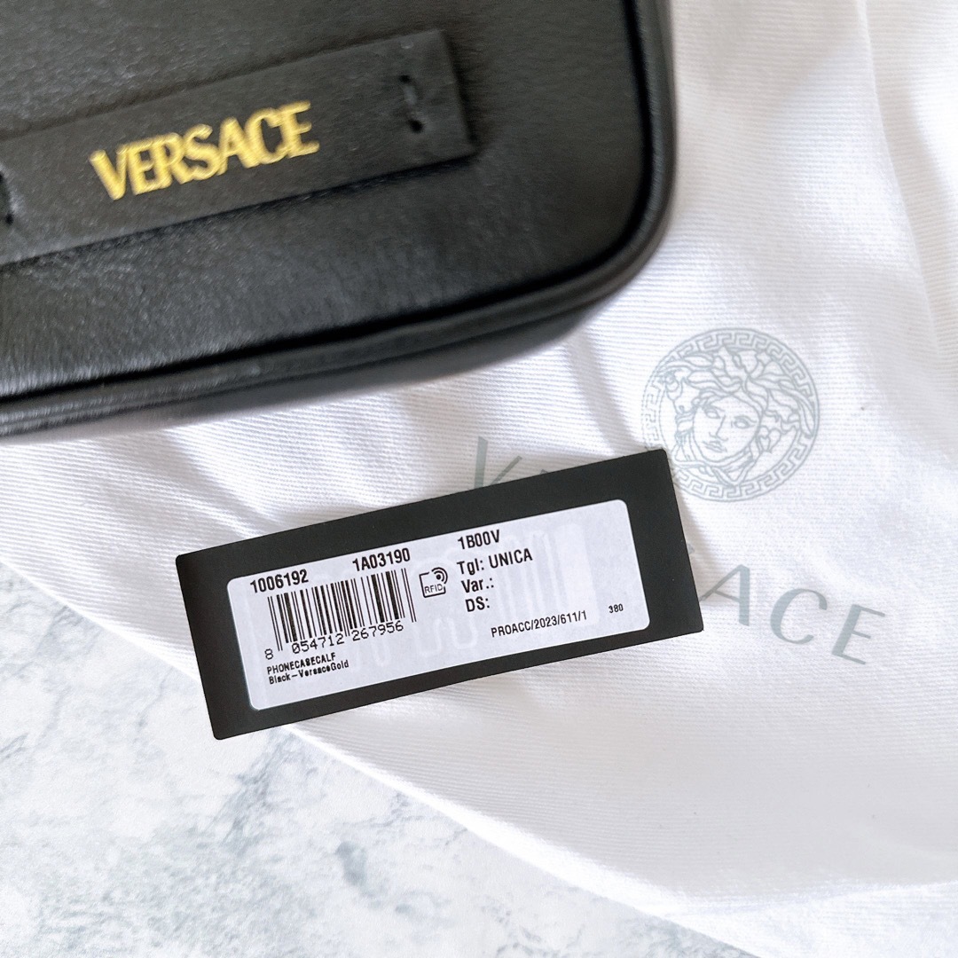 VERSACE(ヴェルサーチ)のメンズ VERSACE ヴェルサーチェ Medusa ショルダーバッグ 黒 メンズのバッグ(ショルダーバッグ)の商品写真