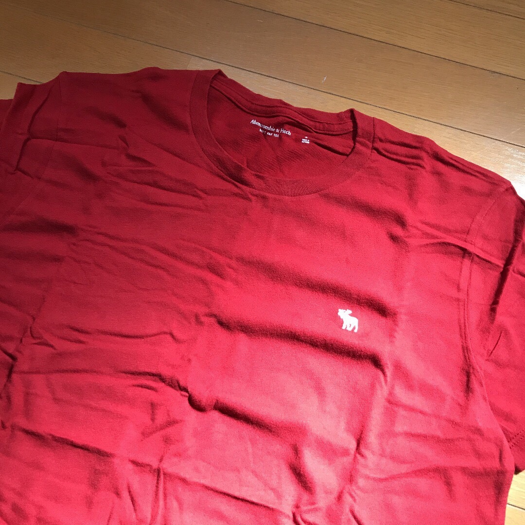 Abercrombie&Fitch(アバクロンビーアンドフィッチ)の◎L◎新品正規品◎アバクロ◎UネックTシャツ◎送料込 メンズのトップス(Tシャツ/カットソー(半袖/袖なし))の商品写真