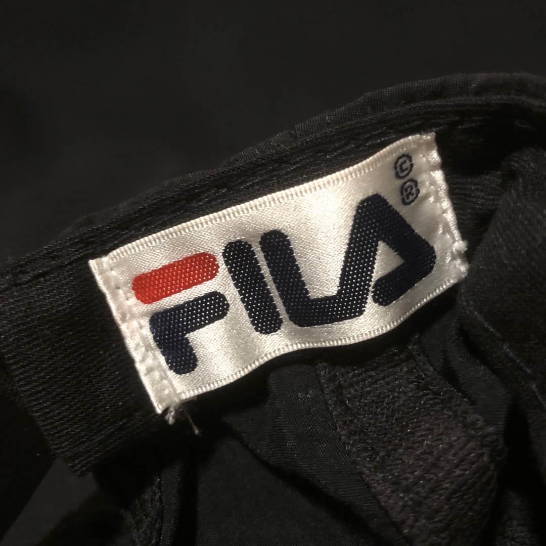 FILA(フィラ)のデッドストック？ 90s 台湾製 FILA 黒 ナイロンキャップ 帽子 フィラ メンズの帽子(キャップ)の商品写真