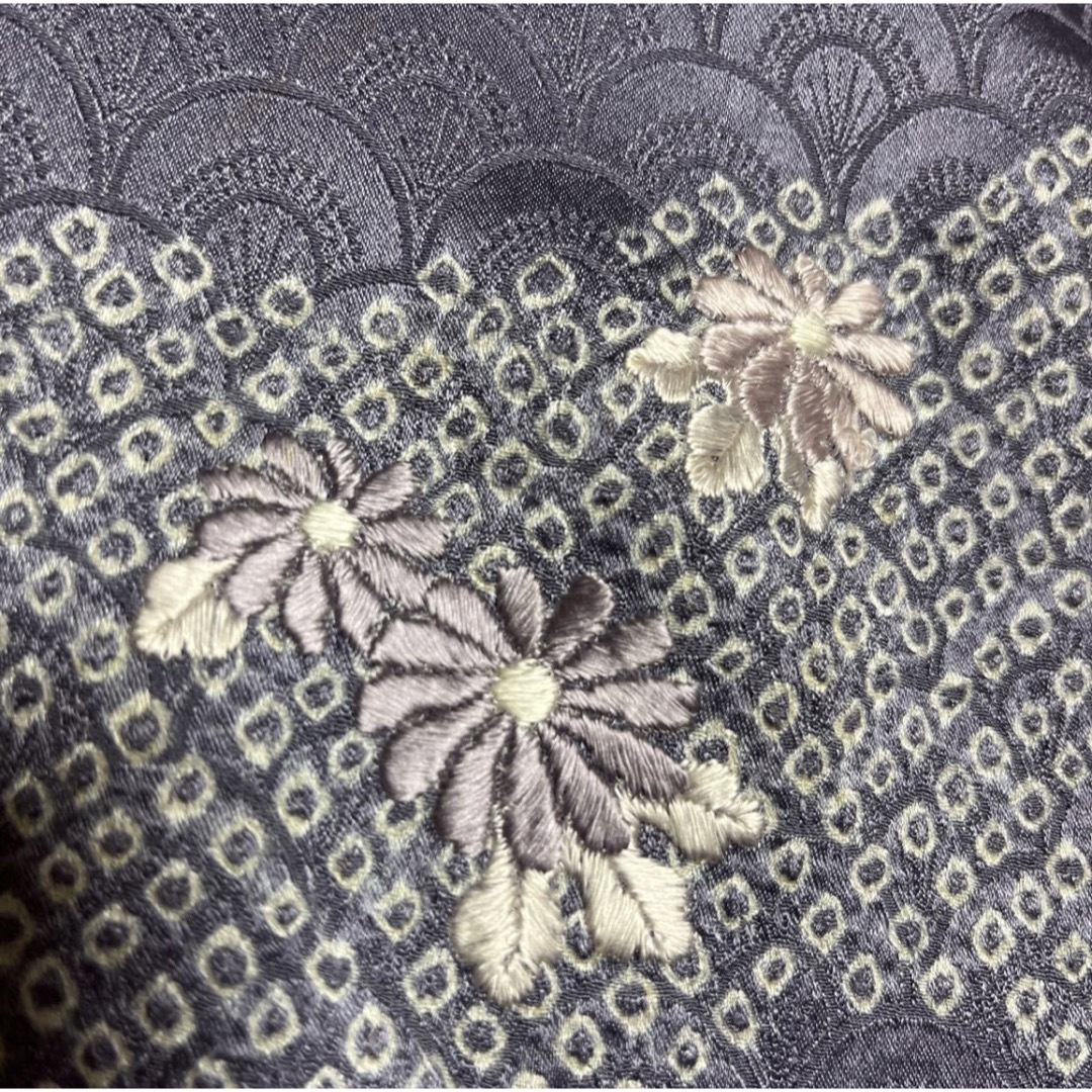 青海波地紋　刺繍と絞りの上品な訪問着 2