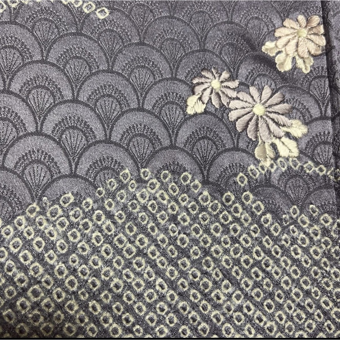 青海波地紋　刺繍と絞りの上品な訪問着 3