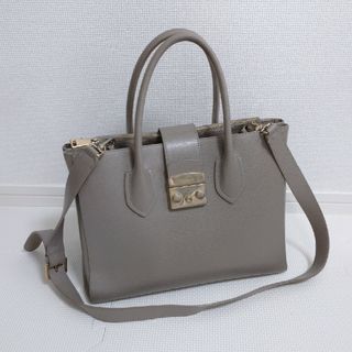 フルラ(Furla)のFURLA METROPOLIS M トート ショルダー(ハンドバッグ)