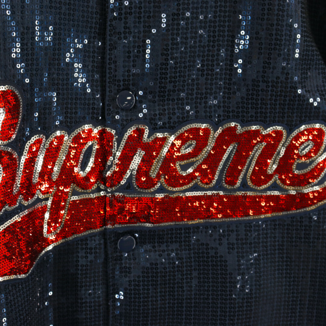 Supreme(シュプリーム)のSUPREME シュプリーム 23SS Mitchell & Ness Sequin Varsity Jacket フロントロゴ スパンコール バーシティジャケット スタジャン ネイビー/レッド メンズのジャケット/アウター(スタジャン)の商品写真
