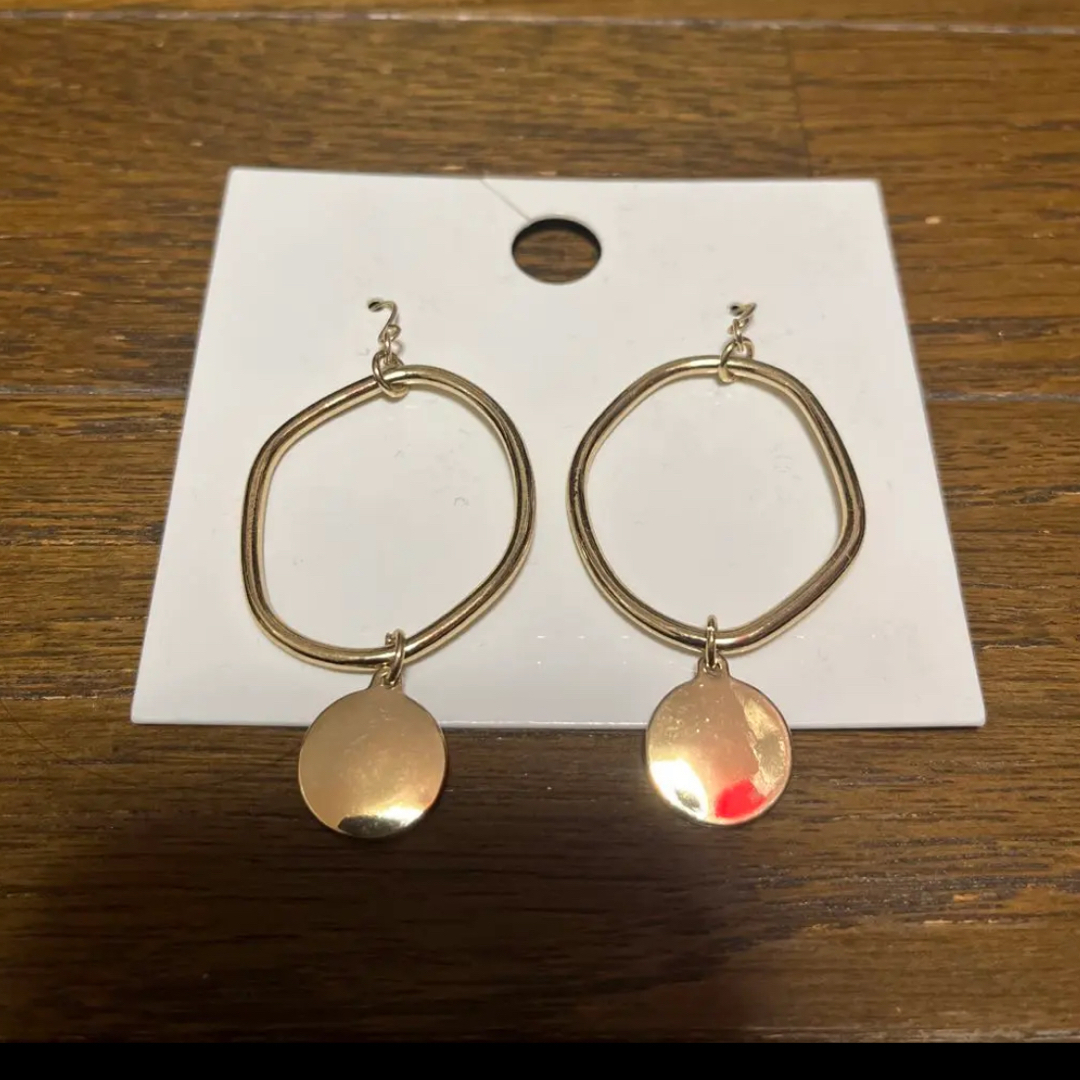 FOREVER 21(フォーエバートゥエンティーワン)のFOREVER21 ピアス　2個セット レディースのアクセサリー(ピアス)の商品写真