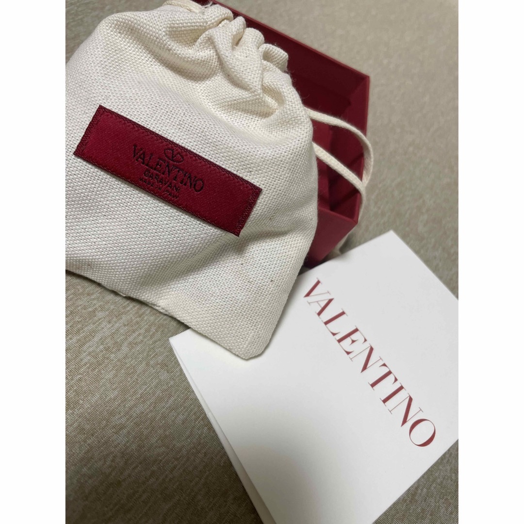 VALENTINO(ヴァレンティノ)の今だけのお値段！VALENTINO ヴァレンティノ ロックスタッズ　ブレスレット レディースのアクセサリー(ブレスレット/バングル)の商品写真