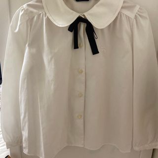 バーバリー(BURBERRY)の【BURBERRY】子供用 リボン付ブラウス ※送料込(ブラウス)