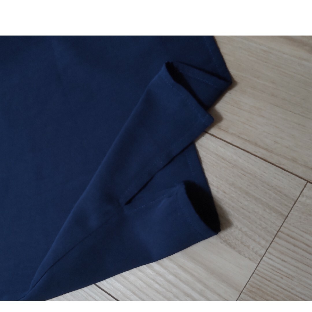 フレンチスリーブブラウス　サイドスリット レディースのトップス(シャツ/ブラウス(半袖/袖なし))の商品写真
