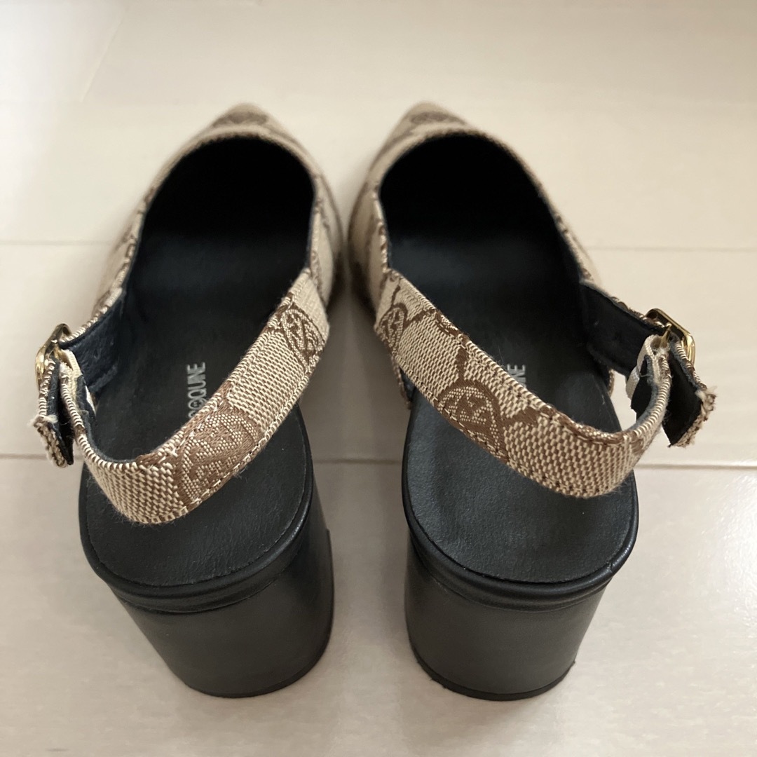 AnneCoquine(アンコキーヌ)のアンコキーヌ　モノグラムパンプス レディースの靴/シューズ(ハイヒール/パンプス)の商品写真