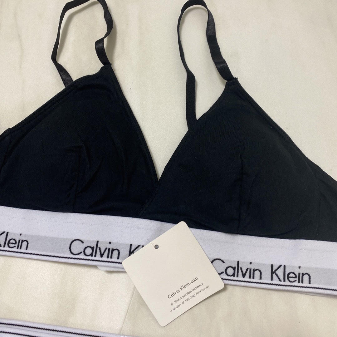 Calvin Klein(カルバンクライン)のカルバンクライン セットアップ レディースの下着/アンダーウェア(ブラ&ショーツセット)の商品写真