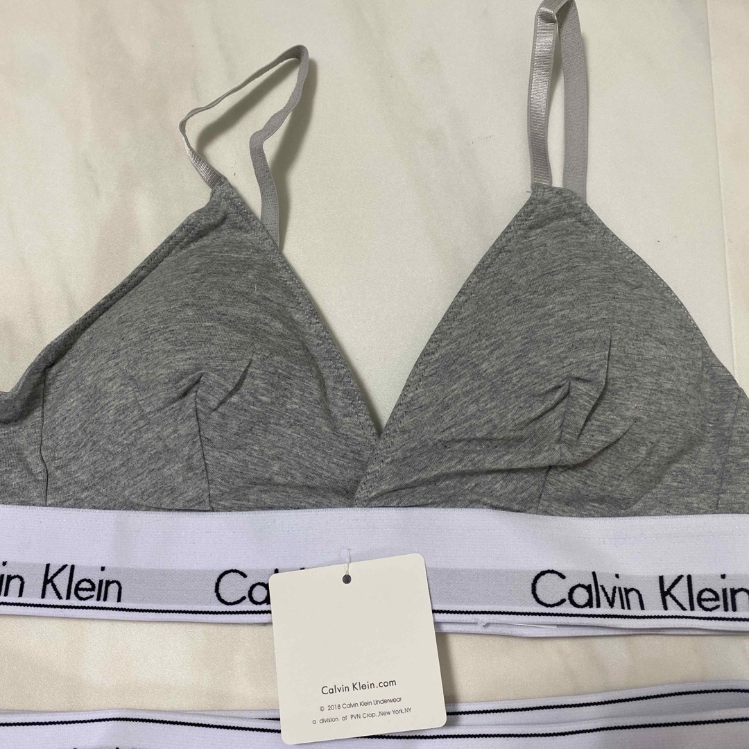 Calvin Klein(カルバンクライン)のカルバンクライン レディースの下着/アンダーウェア(ブラ&ショーツセット)の商品写真