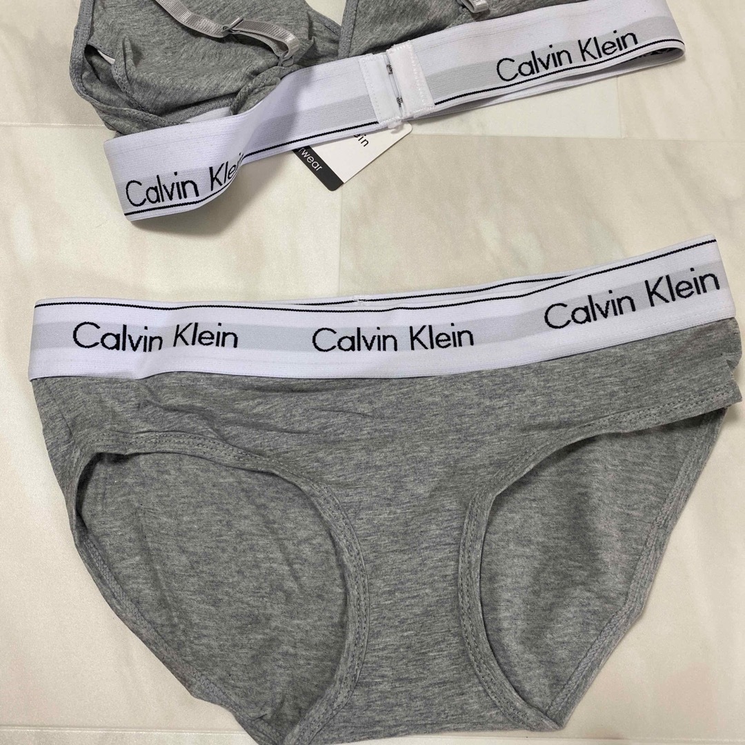 Calvin Klein(カルバンクライン)のカルバンクライン レディースの下着/アンダーウェア(ブラ&ショーツセット)の商品写真