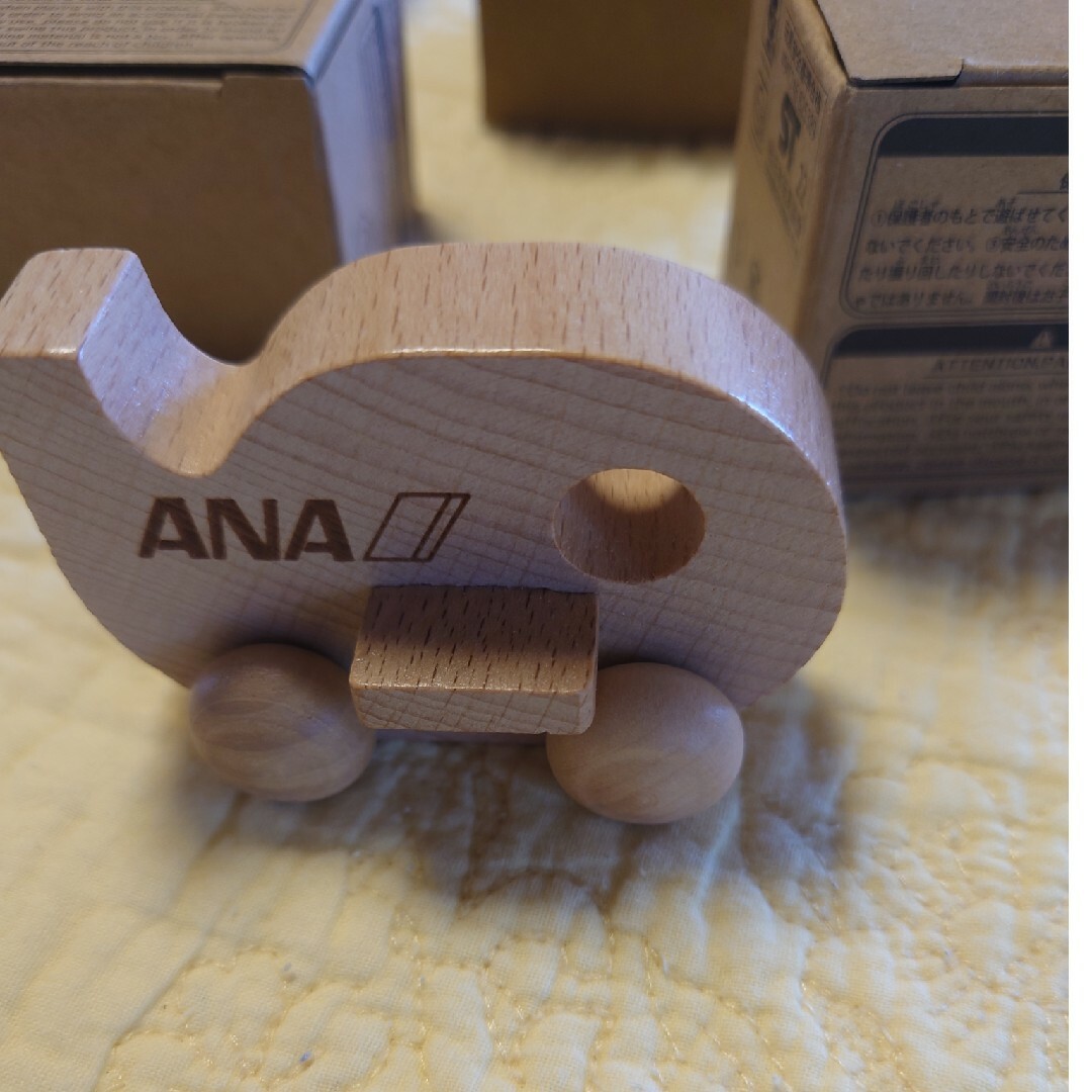 ANA(全日本空輸)(エーエヌエー(ゼンニッポンクウユ))のana 木製コロコロひこうき エンタメ/ホビーのコレクション(ノベルティグッズ)の商品写真