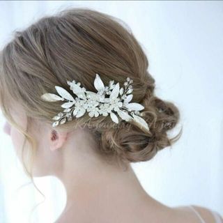 新品☆ウエディング ヘアアクセサリー 髪飾りコーム シルバー ヘッドドレス結婚式(その他)