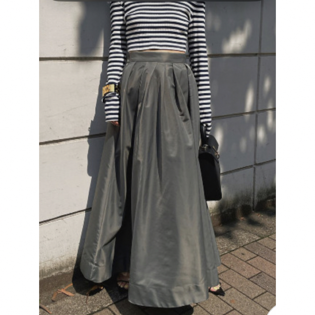 Ameri VINTAGE(アメリヴィンテージ)のAmeri VINTAGE   RADOM TUCK VOLUME SKIRT レディースのスカート(ロングスカート)の商品写真