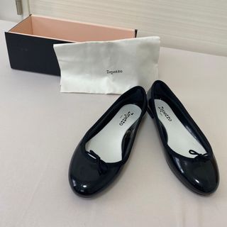 レペット(repetto)の【レペット repetto】バレエシューズ24㎝　ブラックエナメル　パンプス(バレエシューズ)