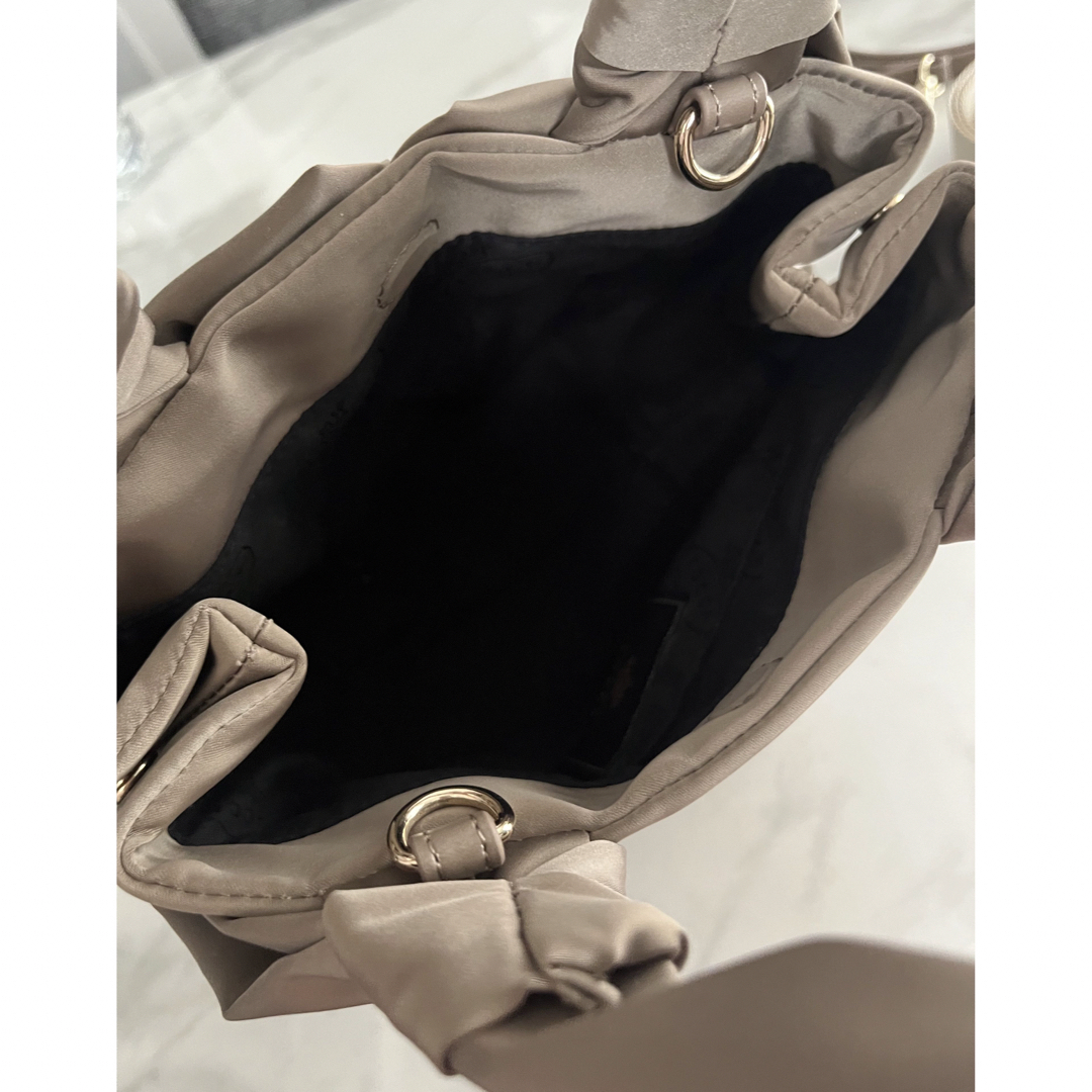 TOCCA - TOCCA ラッフルリボン バッグ ベージュ 美品の通販 by TOCCA - TOCCA ラッフルリボン バッグ ベージュ 美品の通販 by
