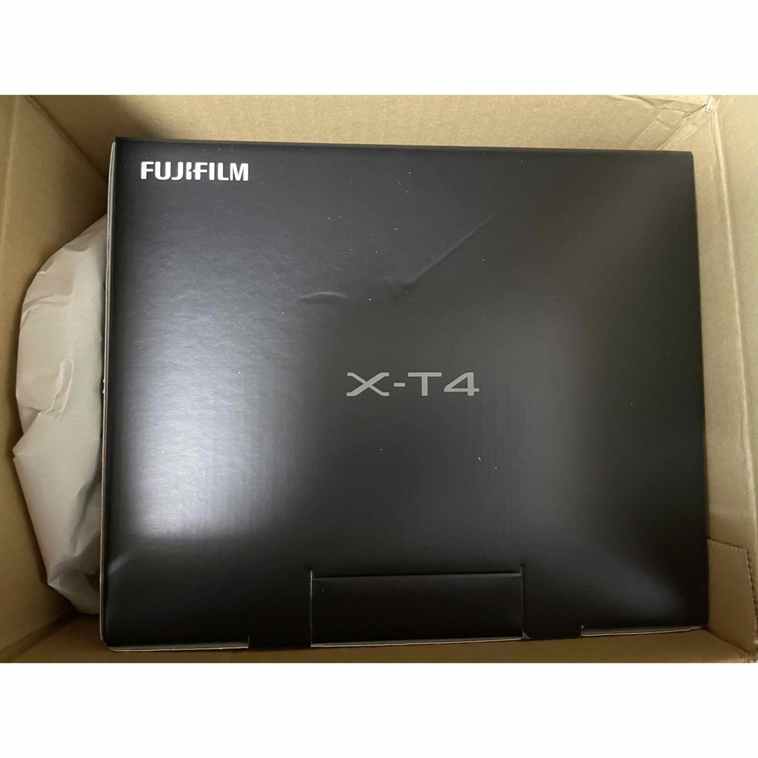 新品　富士フイルム　X-T4 ボディ