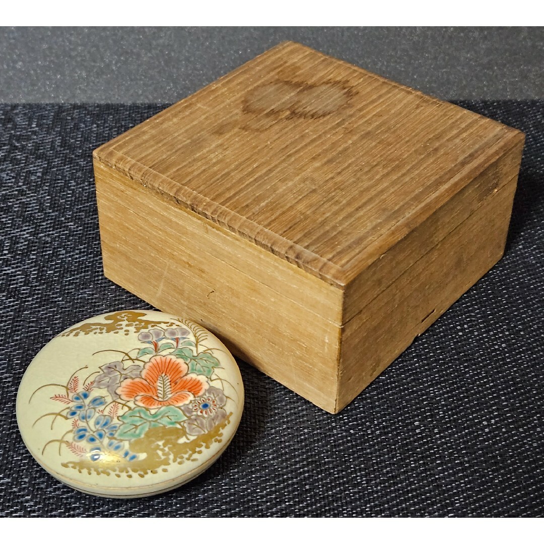 明治時代～大正時代 古薩摩 色絵薩摩 草花の図 香合 茶道具 茶器 香道具-
