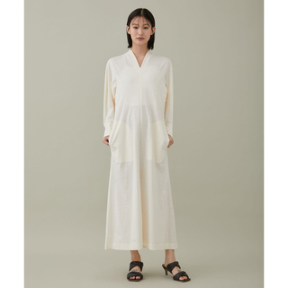 マメ(mame)のMame   V-Neck Classic Cotton Dress(ロングワンピース/マキシワンピース)