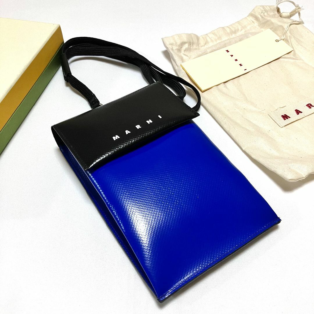 Marni(マルニ)の新品 23ss MARNI フォンポーチ ショルダーバッグ 青黒 5294 メンズのバッグ(ショルダーバッグ)の商品写真