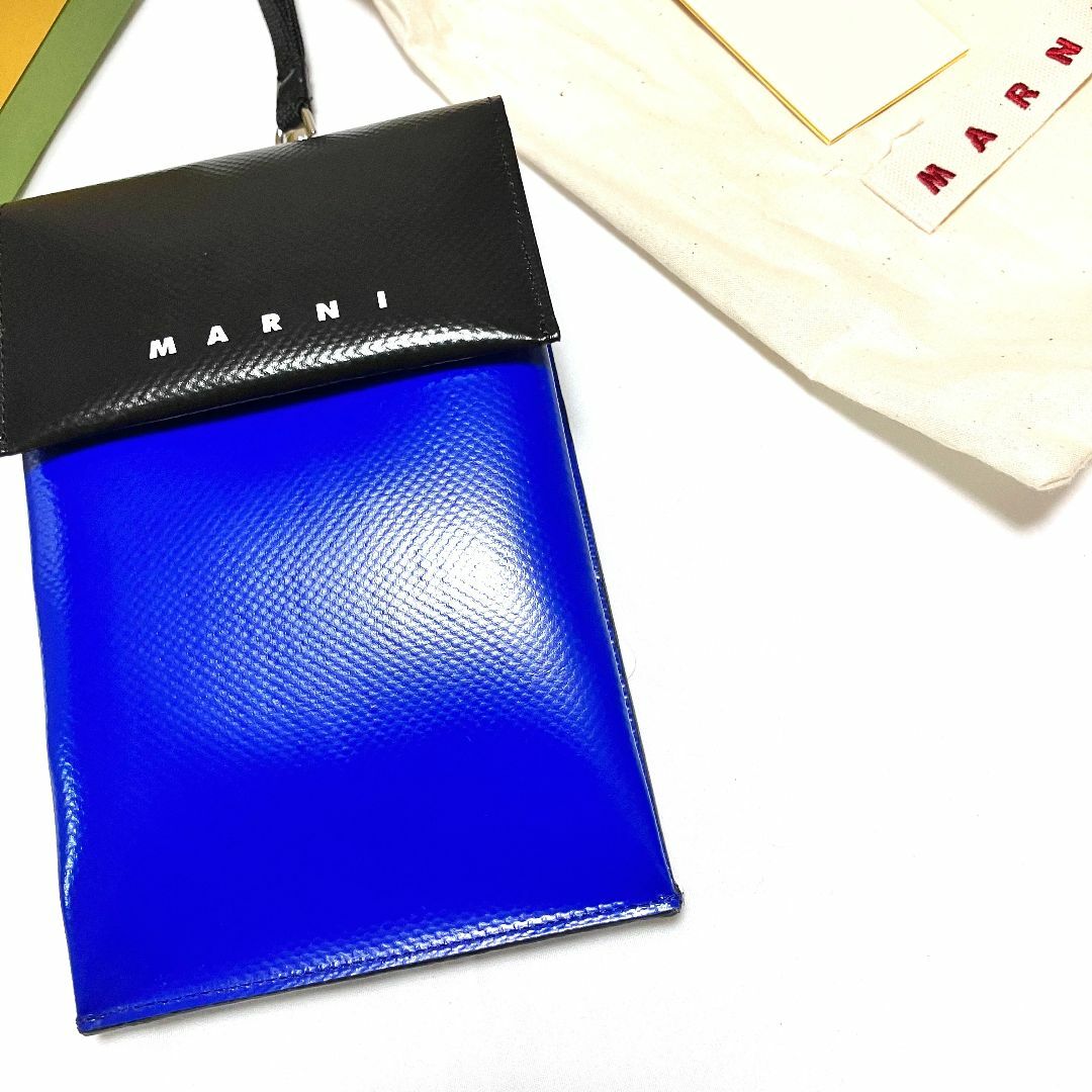 Marni(マルニ)の新品 23ss MARNI フォンポーチ ショルダーバッグ 青黒 5294 メンズのバッグ(ショルダーバッグ)の商品写真