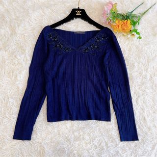 JUSGLITTY - ジャスグリッティー 花柄刺繍ビーズ装飾Vネックリブニット