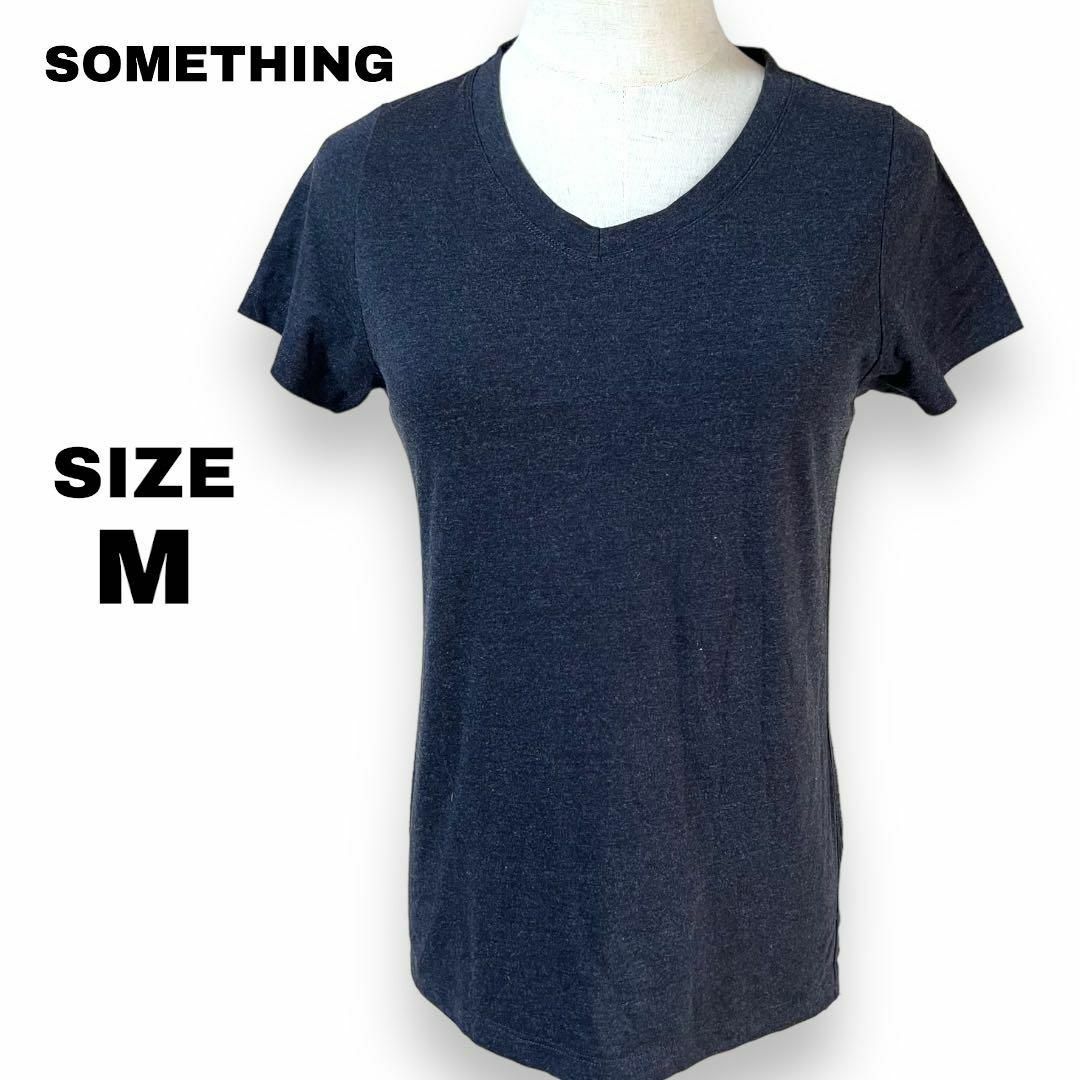 SOMETHING(サムシング)のSOMETHING サムシング 美品 半袖Tシャツ ブラック Ｍサイズ Vネック レディースのトップス(Tシャツ(半袖/袖なし))の商品写真