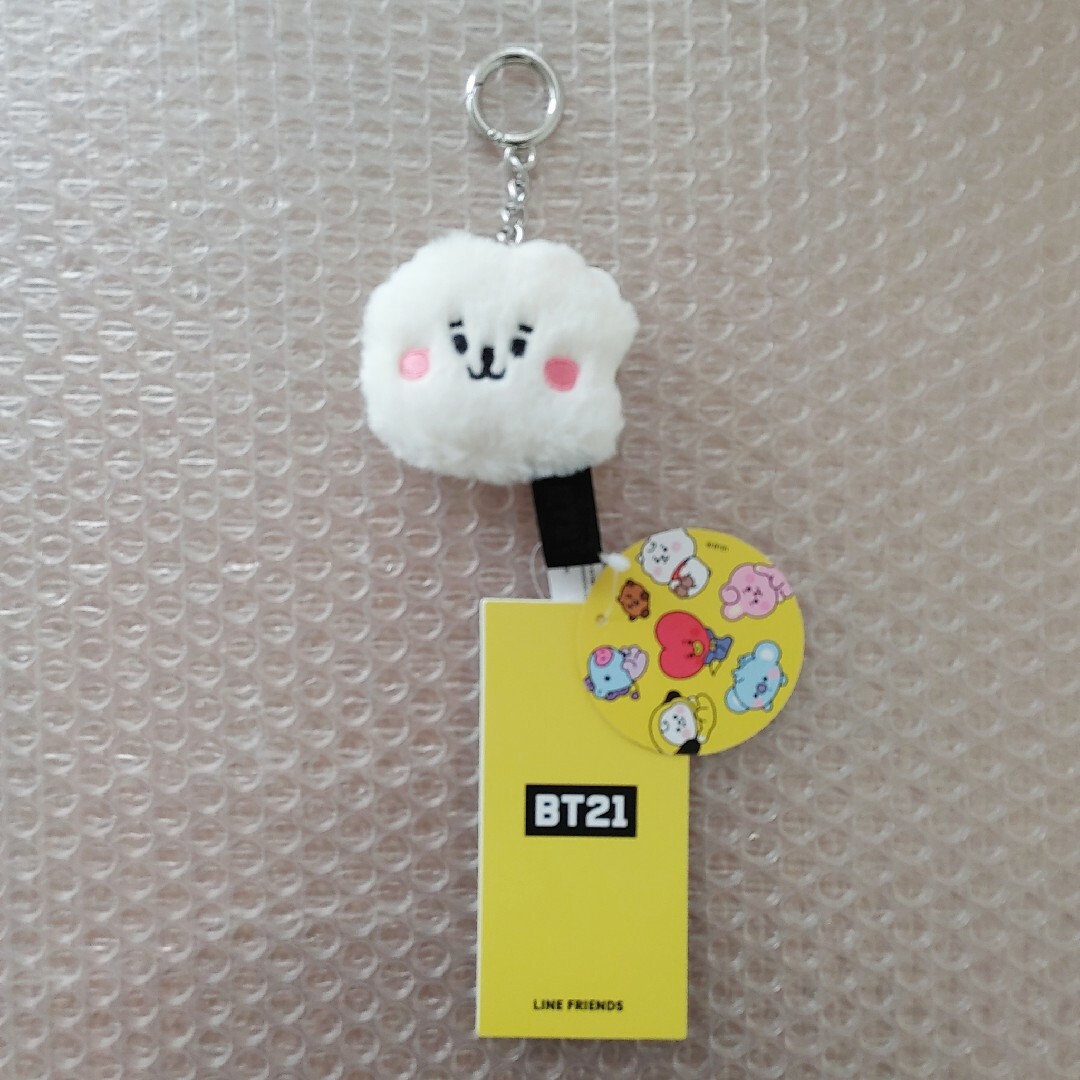 防弾少年団(BTS)(ボウダンショウネンダン)のBT21 RJ ベビーぺたんこファーフェイスキーホルダー レディースのファッション小物(キーホルダー)の商品写真