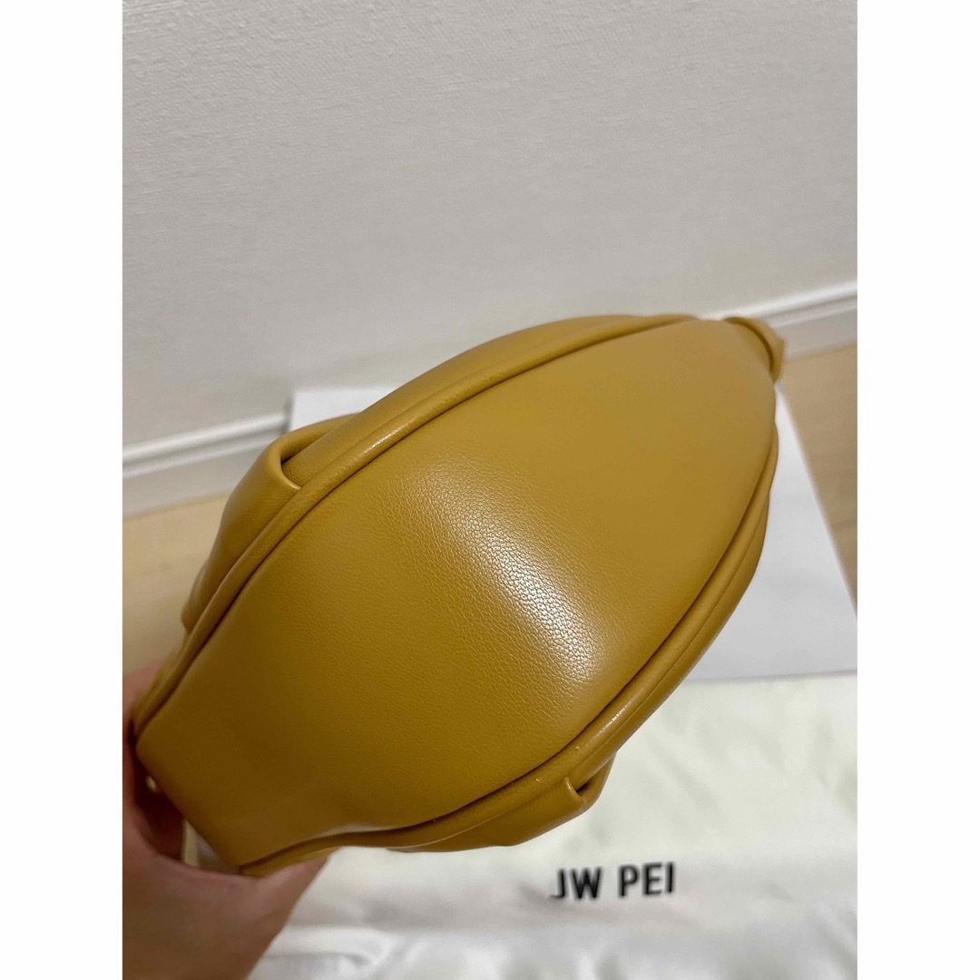 JW PEI  人気 日本未入荷 Gabbi ハンドバッグ サフランイエロー レディースのバッグ(ハンドバッグ)の商品写真