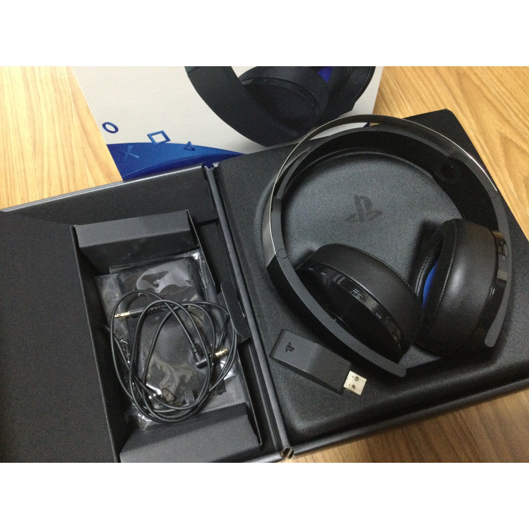 PlayStation(プレイステーション)のps4premium ワイヤレスヘッドホン❣️ スマホ/家電/カメラのオーディオ機器(ヘッドフォン/イヤフォン)の商品写真