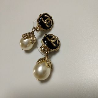 シャネル パールピアス ピアス(ブラック/黒色系)の通販 30点
