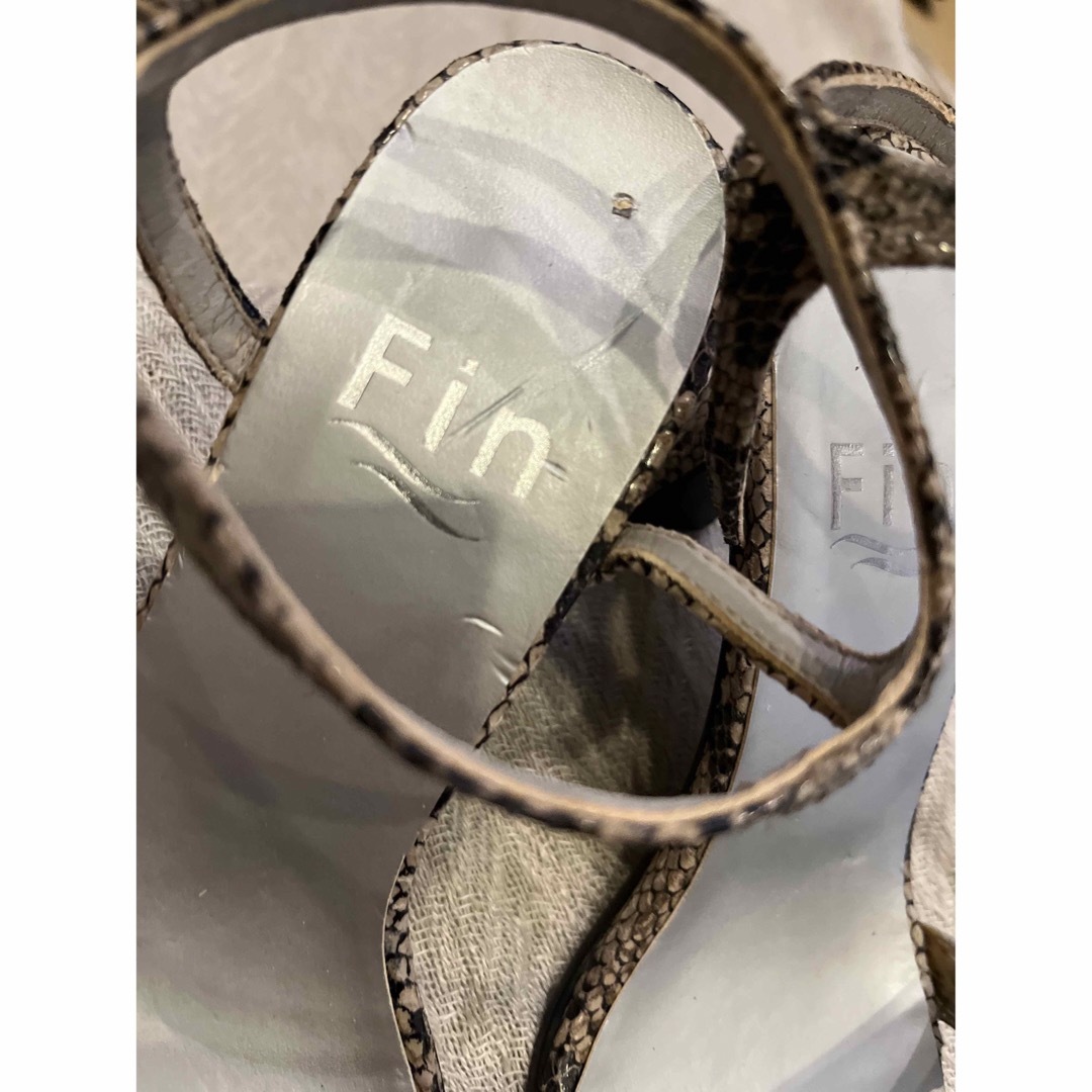Fin(フィン)のFin シルバーサンダル レディースの靴/シューズ(サンダル)の商品写真