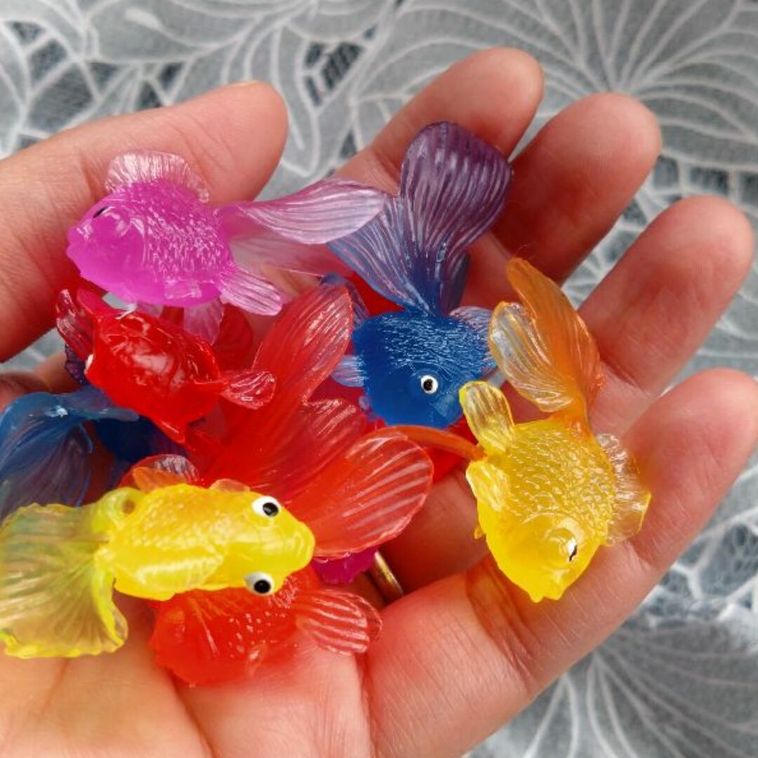 金魚すくい 水に浮くおもちゃ10匹　自宅で縁日 キッズ/ベビー/マタニティのおもちゃ(お風呂のおもちゃ)の商品写真