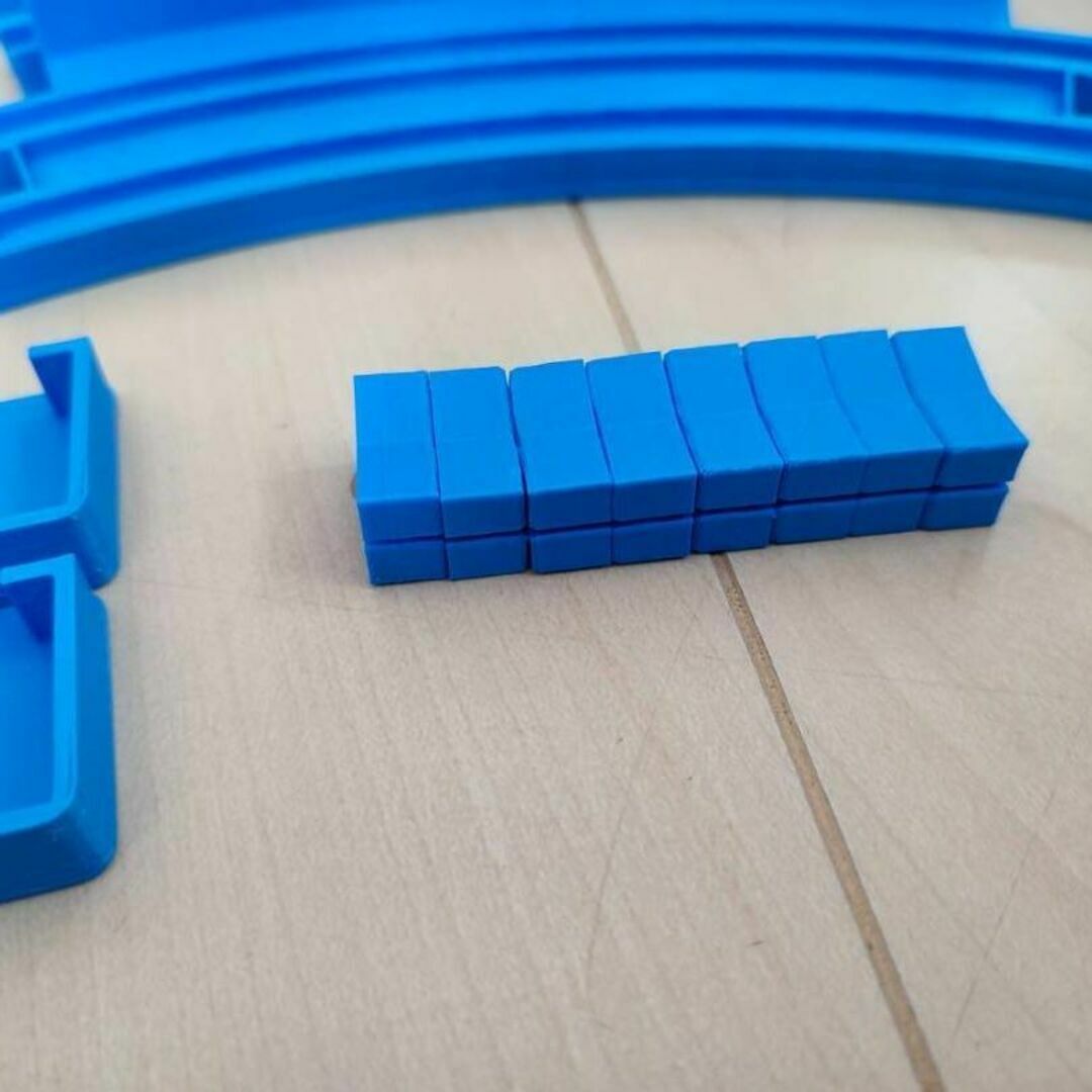 割り引き レールと橋脚の固定具 10個 検）大量・まとめ・自作・3D・中古・プラレール・ 鉄道模型