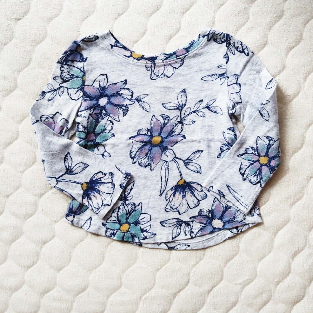 Old Navy(オールドネイビー)のOLDNAVYの花柄トップス 2枚set 80 キッズ/ベビー/マタニティのベビー服(~85cm)(シャツ/カットソー)の商品写真