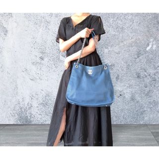 CHANEL ココマーク チェーンショルダー バッグ パンチング ブルー