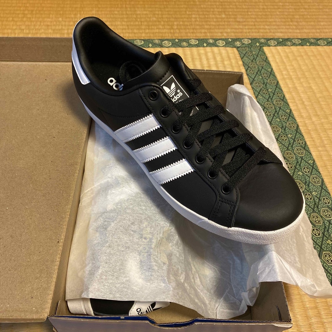 adidas コートスター