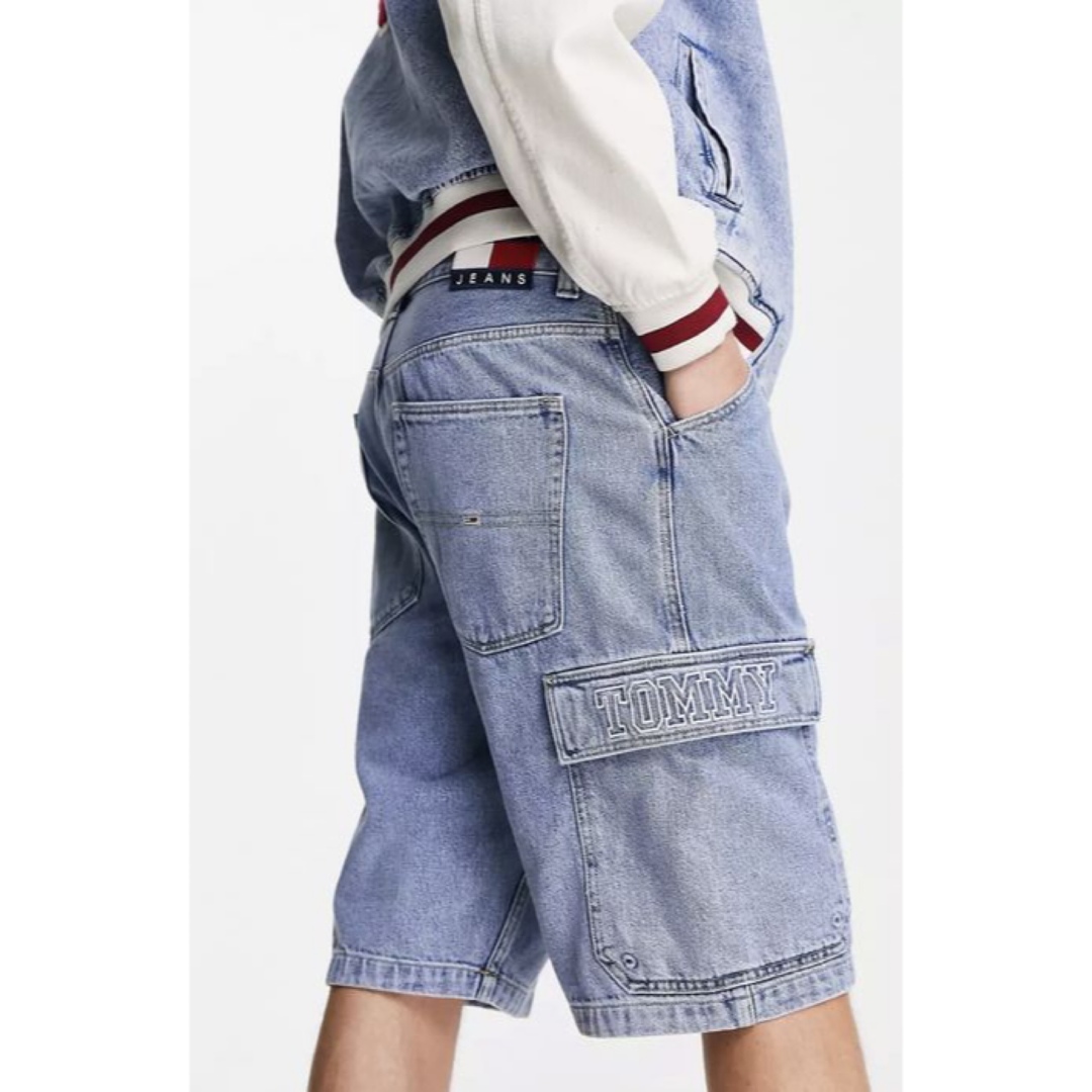 TOMMY JEANS(トミージーンズ)の新品タグ付き Tommy Jeans メンズハーフパンツ メンズのパンツ(ショートパンツ)の商品写真