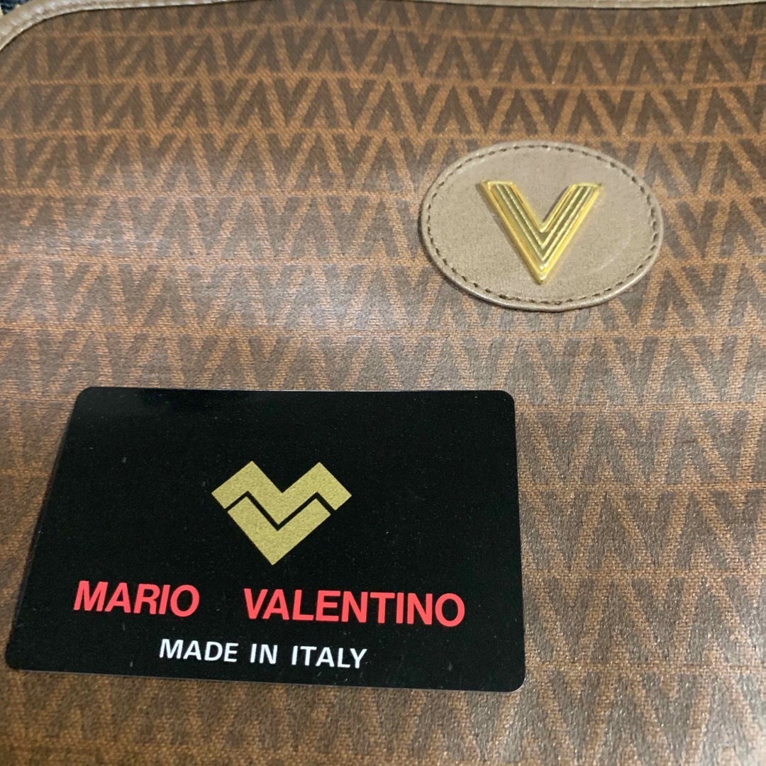 Mario Valentino★ロゴ ストラップ＆丸型ポーチ付き☆バッグ Valentino By Mario Valentino Bella Embossed Logo Crossbody