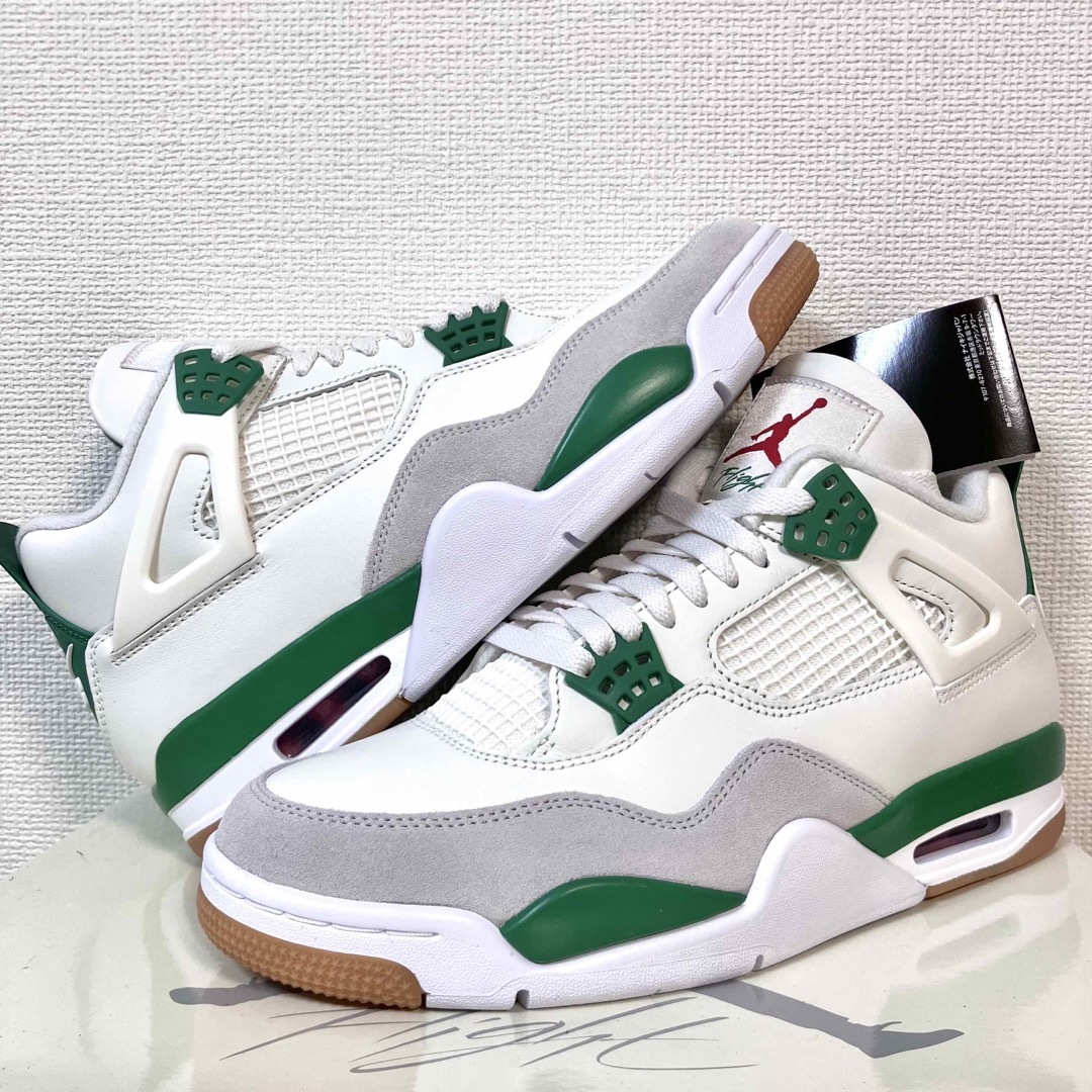 NIKE(ナイキ)のNIKE SB AIR JORDAN4 LOW SP "Pine Green" メンズの靴/シューズ(スニーカー)の商品写真