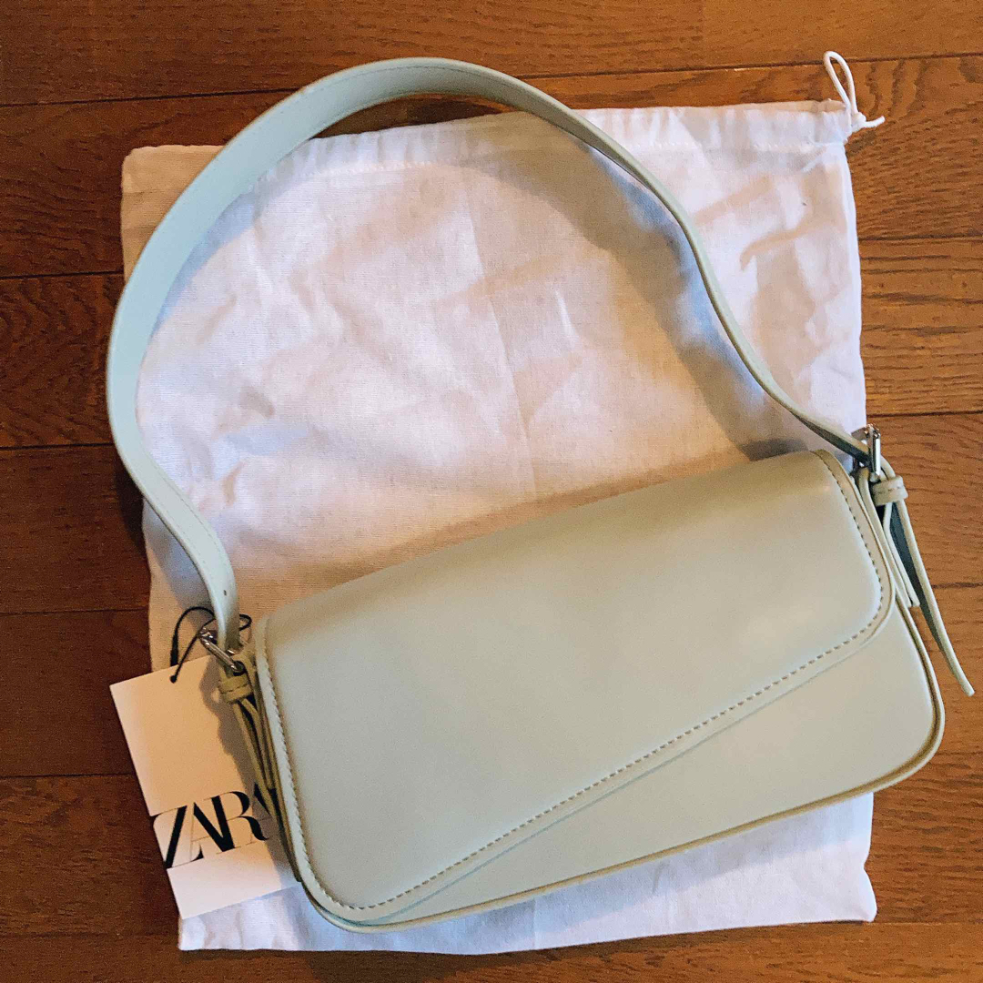 ZARA ピスタチオグリーンバッグ | フリマアプリ ラクマ ZARA ピスタチオグリーン バッグ
