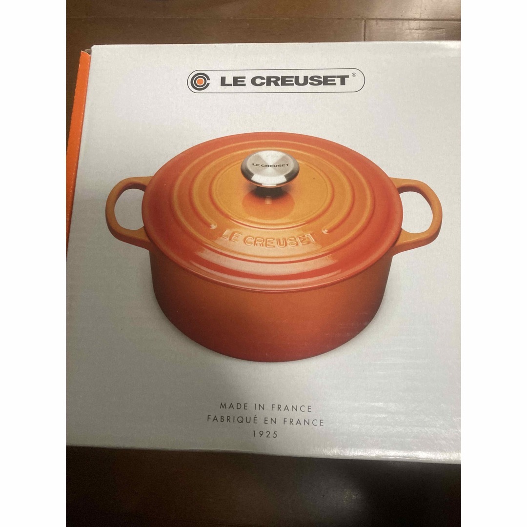 LE CREUSET(ルクルーゼ)のル・クルーゼ20センチ鍋新品 インテリア/住まい/日用品のキッチン/食器(鍋/フライパン)の商品写真