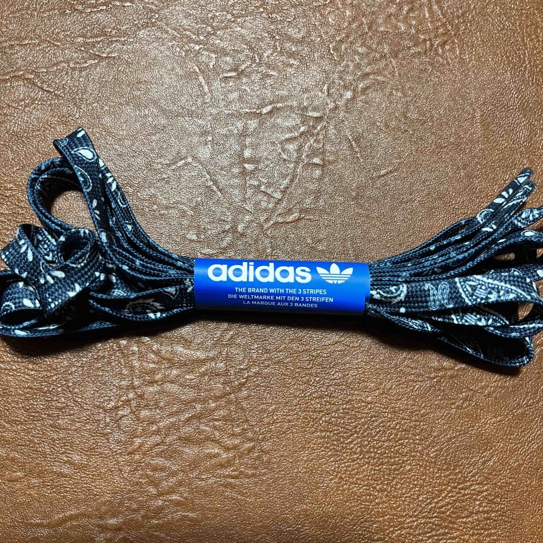 adidas(アディダス)のアディダス　スニーカー　紐　 レディースの靴/シューズ(その他)の商品写真