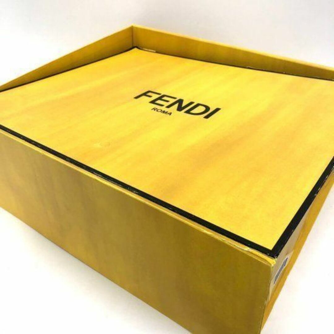FENDI 8BN290 ピーカブーレギュラー セレリア ハンドバッグ