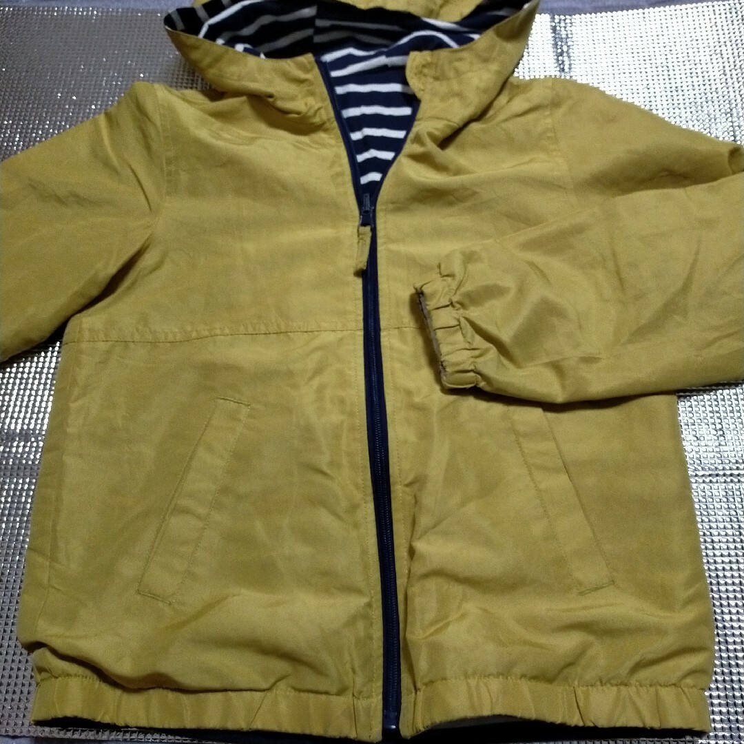 UNIQLO(ユニクロ)のジャケット キッズ/ベビー/マタニティのキッズ服男の子用(90cm~)(ジャケット/上着)の商品写真
