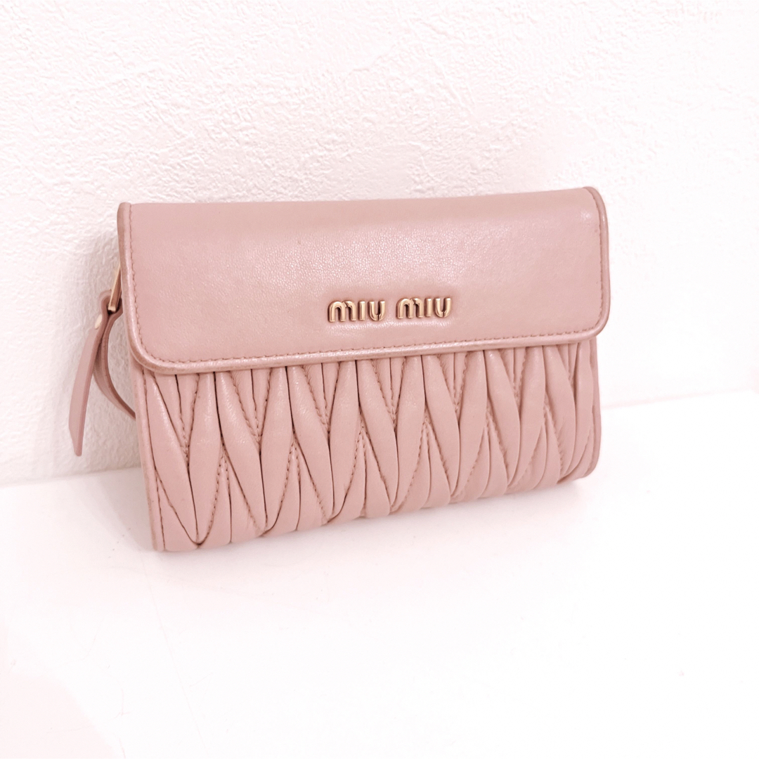 miumiu マトラッセ 財布